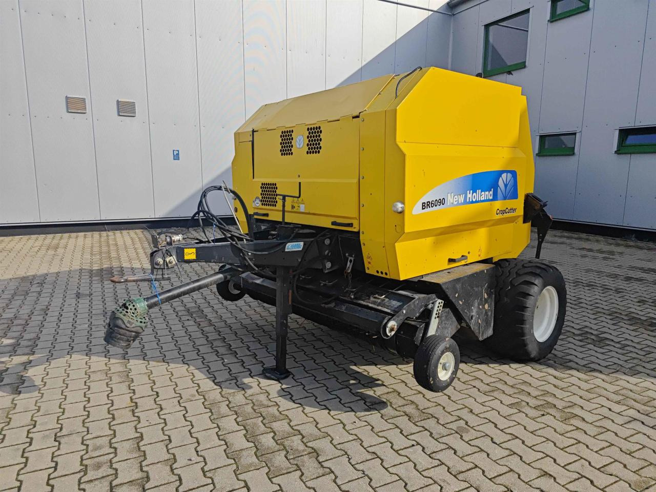 New Holland BR6090 - מכונת צרור עגולה: תמונה 1 New Holland BR6090 - מכונת צרור עגולה: תמונה 1