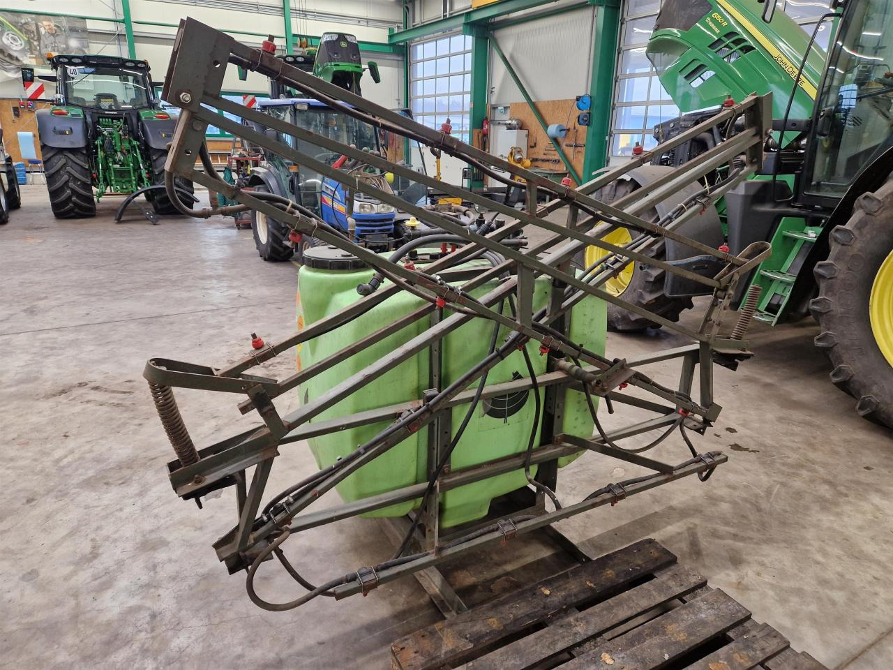 Tecnoma 800 Liter - מרסס מותקן על טרקטור: תמונה 3 Tecnoma 800 Liter - מרסס מותקן על טרקטור: תמונה 3