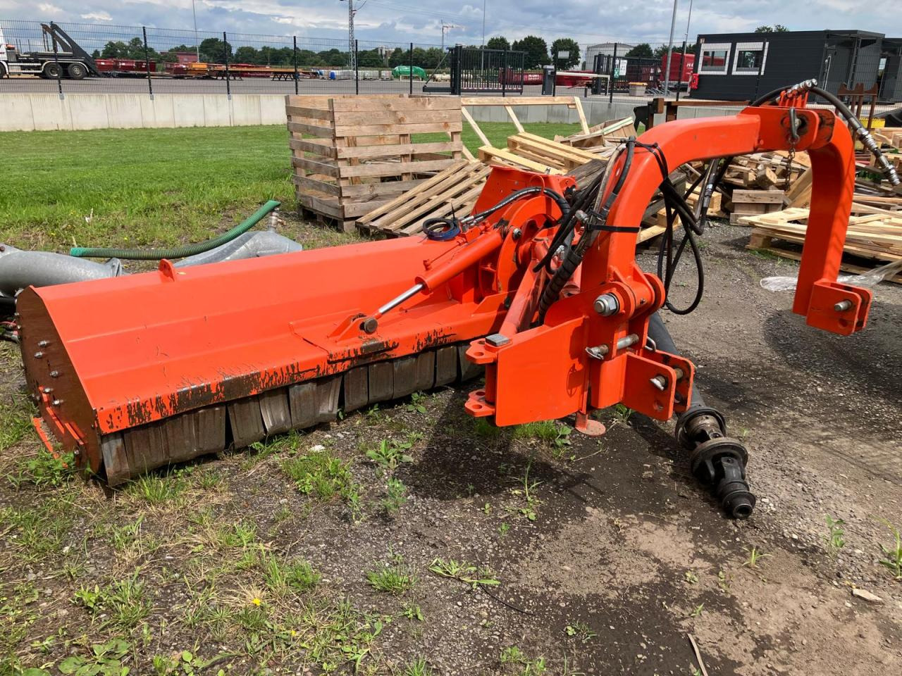 Tierre TCL 200 - מכסחת תבואה: תמונה 1 Tierre TCL 200 - מכסחת תבואה: תמונה 1