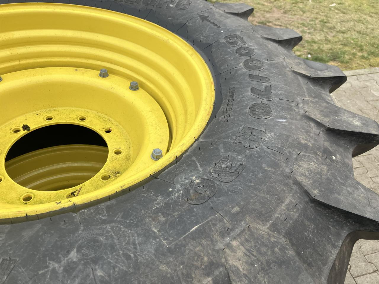 Trelleborg 600/70R30 - צמיג עבור מכונה חקלאית: תמונה 2 Trelleborg 600/70R30 - צמיג עבור מכונה חקלאית: תמונה 2