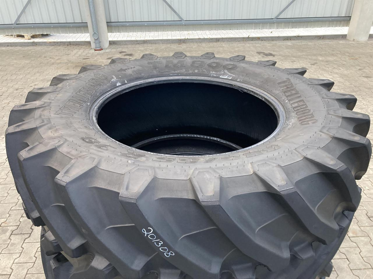 Trelleborg 650/65R38 - צמיג עבור מכונה חקלאית: תמונה 2 Trelleborg 650/65R38 - צמיג עבור מכונה חקלאית: תמונה 2