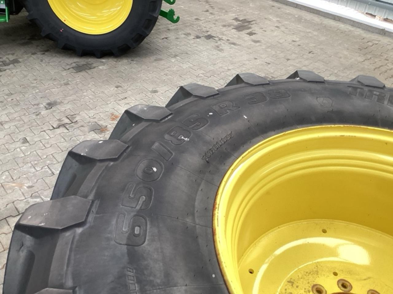 Trelleborg 650/85R38 - צמיג עבור מכונה חקלאית: תמונה 2 Trelleborg 650/85R38 - צמיג עבור מכונה חקלאית: תמונה 2