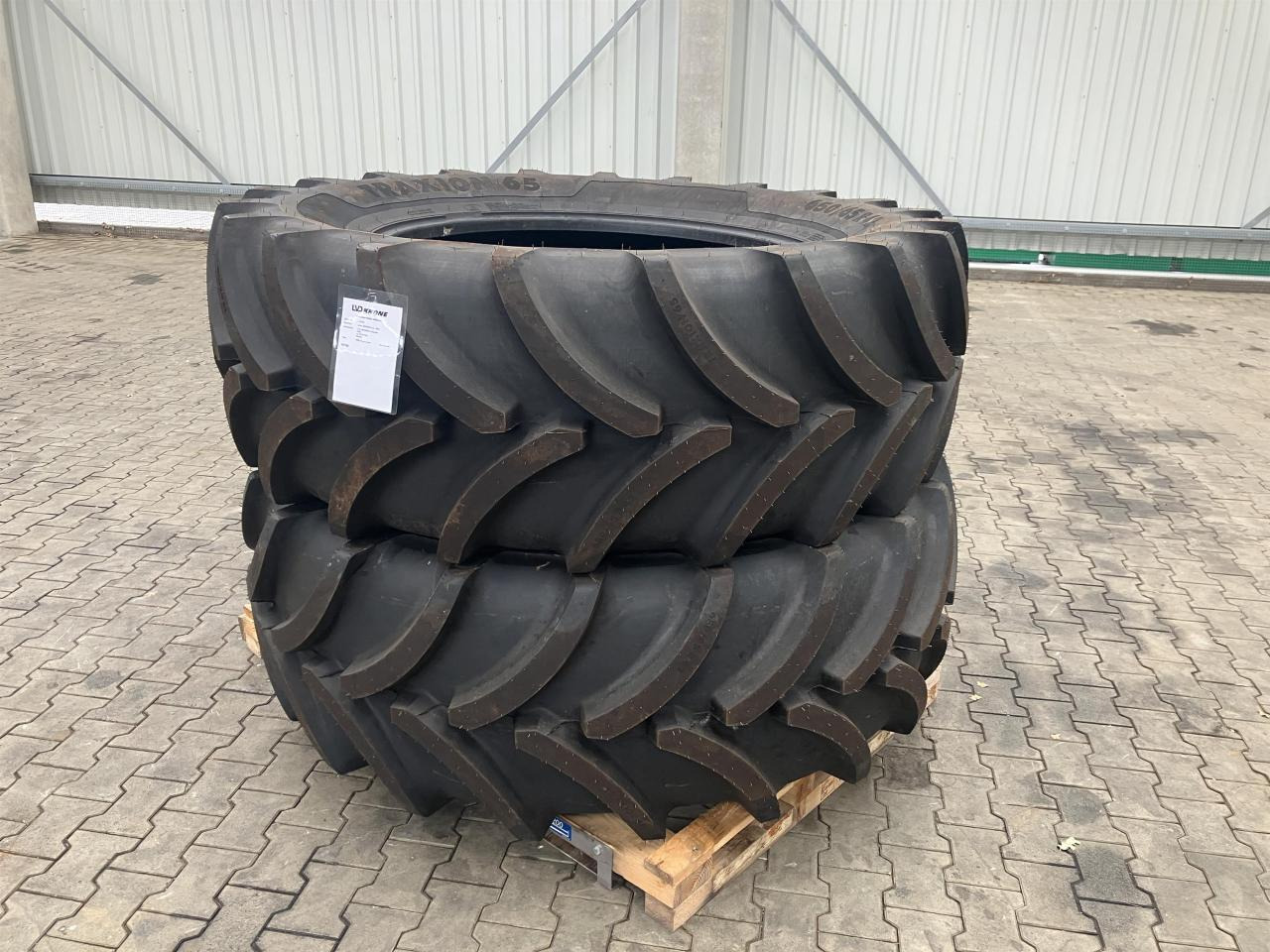 Vredestein 650/65R42 - צמיג עבור מכונה חקלאית: תמונה 1 Vredestein 650/65R42 - צמיג עבור מכונה חקלאית: תמונה 1