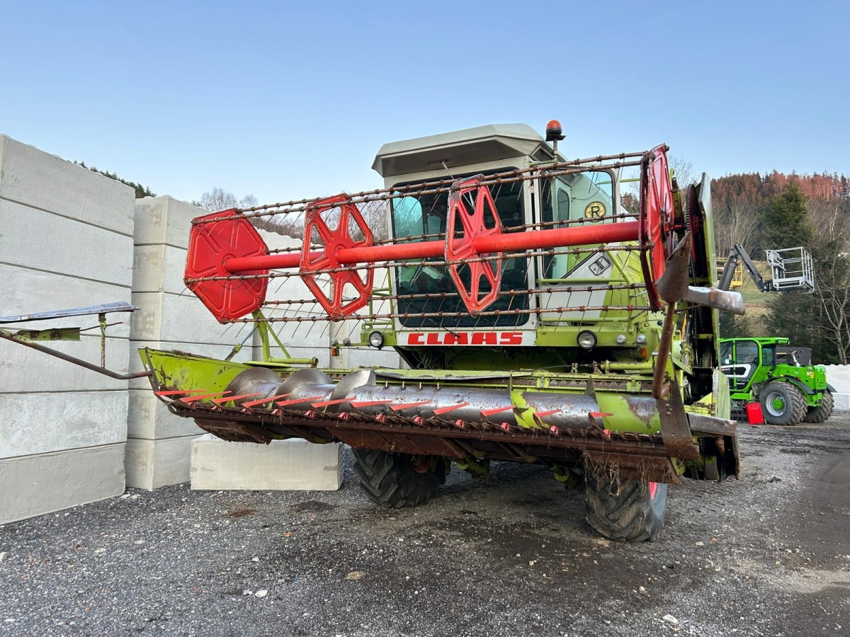 Claas Dominator 96 Mähdrescher - מקצרת קומבינה: תמונה 1 Claas Dominator 96 Mähdrescher - מקצרת קומבינה: תמונה 1