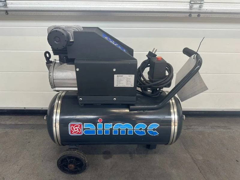 Airmec C25 Oliegesmeerde Zuigercompressor 1.65 PK 190 L / min 8 Bar Overstock - מדחס אוויר: תמונה 1 Airmec C25 Oliegesmeerde Zuigercompressor 1.65 PK 190 L / min 8 Bar Overstock - מדחס אוויר: תמונה 1