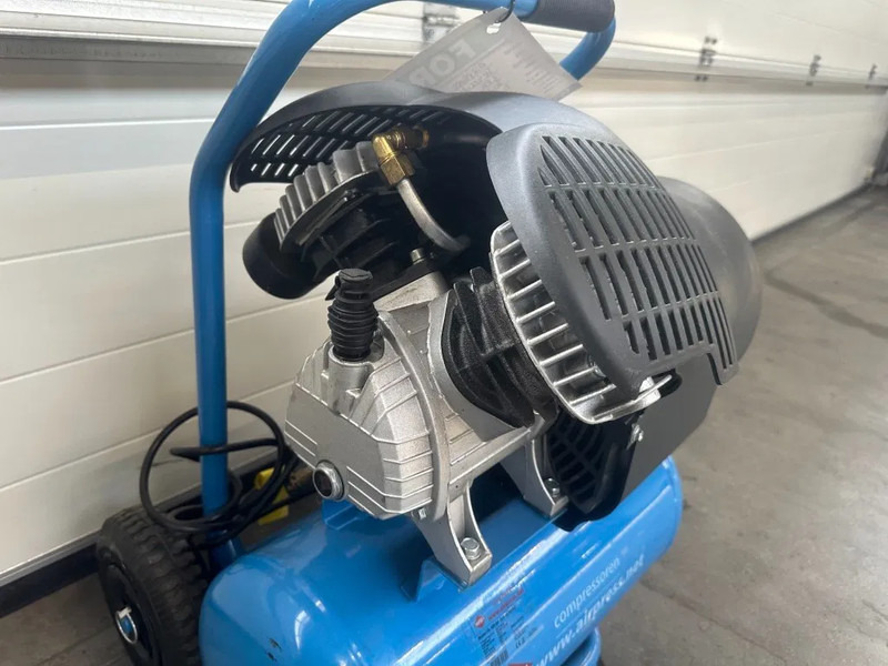 Airpress HL 425-24 Elektrische Zuigercompressor 3 PK 392 L / min 8 Bar Overstock New ! - מדחס אוויר: תמונה 5 Airpress HL 425-24 Elektrische Zuigercompressor 3 PK 392 L / min 8 Bar Overstock New ! - מדחס אוויר: תמונה 5