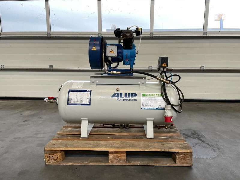 Alup 2.2 kW 240 L / min 10 Bar Elektrische Zuigercompressor op ketel - מדחס אוויר: תמונה 1 Alup 2.2 kW 240 L / min 10 Bar Elektrische Zuigercompressor op ketel - מדחס אוויר: תמונה 1