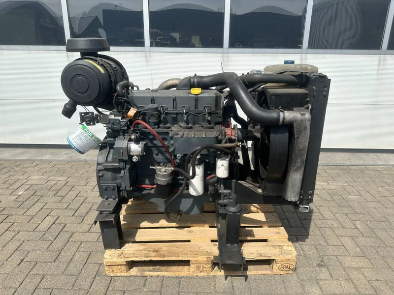 Deutz BF4M 1013 Diesel Engine 4 cylinder 102 kW / 137 HP - מנוע עבור ציוד לטיפול בחומרים: תמונה 1 Deutz BF4M 1013 Diesel Engine 4 cylinder 102 kW / 137 HP - מנוע עבור ציוד לטיפול בחומרים: תמונה 1
