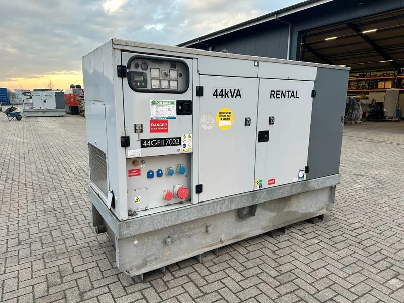 Europower EPUS44TDE Kubota Leroy Somer 44 kVA Supersilent Rental generatorset - ערכת גנרטורים: תמונה 1 Europower EPUS44TDE Kubota Leroy Somer 44 kVA Supersilent Rental generatorset - ערכת גנרטורים: תמונה 1
