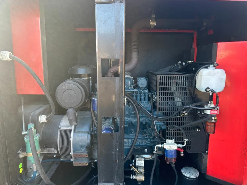 Europower EPUS44TDE Kubota Leroy Somer 44 kVA Supersilent Rental generatorset - ערכת גנרטורים: תמונה 5 Europower EPUS44TDE Kubota Leroy Somer 44 kVA Supersilent Rental generatorset - ערכת גנרטורים: תמונה 5