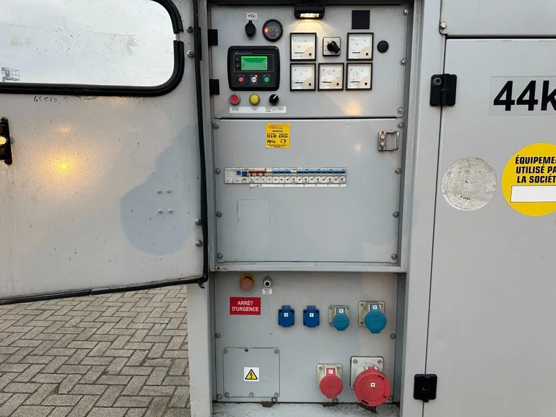 Europower EPUS44TDE Kubota Leroy Somer 44 kVA Supersilent Rental generatorset - ערכת גנרטורים: תמונה 3 Europower EPUS44TDE Kubota Leroy Somer 44 kVA Supersilent Rental generatorset - ערכת גנרטורים: תמונה 3