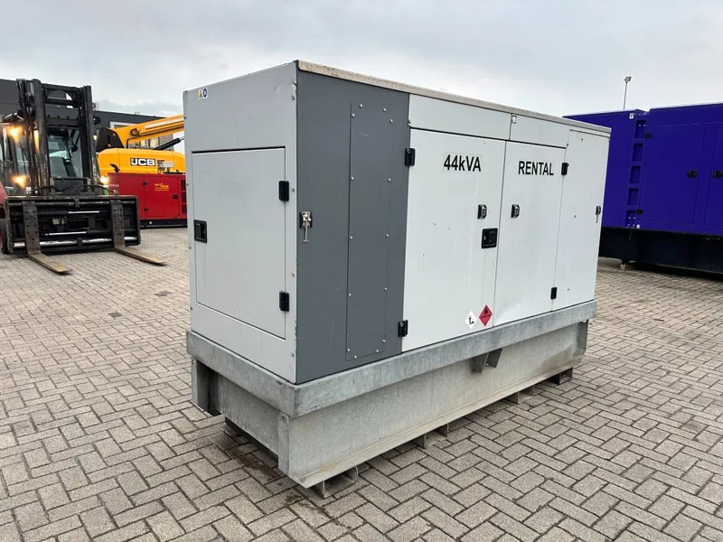 Europower EPUS44TDE Kubota Leroy Somer 44 kVA Supersilent Rental generatorset - ערכת גנרטורים: תמונה 4 Europower EPUS44TDE Kubota Leroy Somer 44 kVA Supersilent Rental generatorset - ערכת גנרטורים: תמונה 4