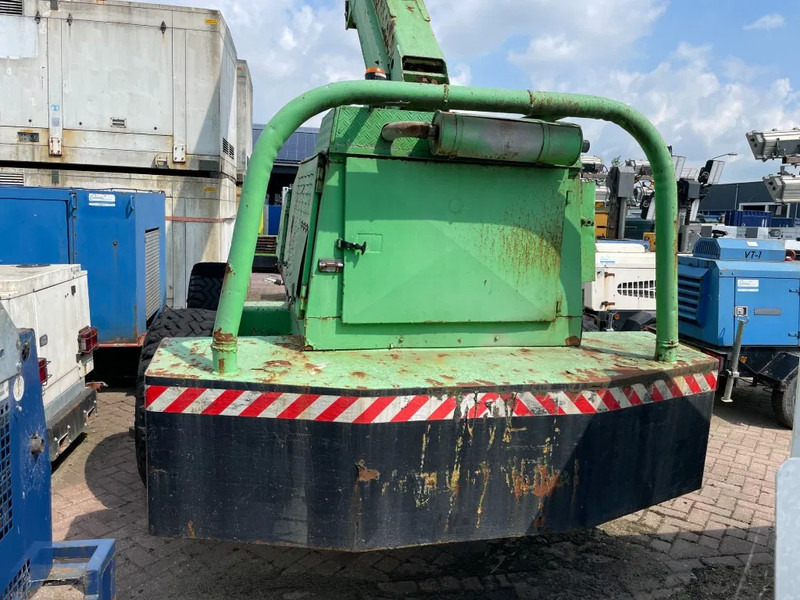Grove MZ90 Deutz F3L912 Diesel 4 x 4 Telescoophoogwerker 27.6 meter werkhoogte - מוט טלסקופי: תמונה 4 Grove MZ90 Deutz F3L912 Diesel 4 x 4 Telescoophoogwerker 27.6 meter werkhoogte - מוט טלסקופי: תמונה 4