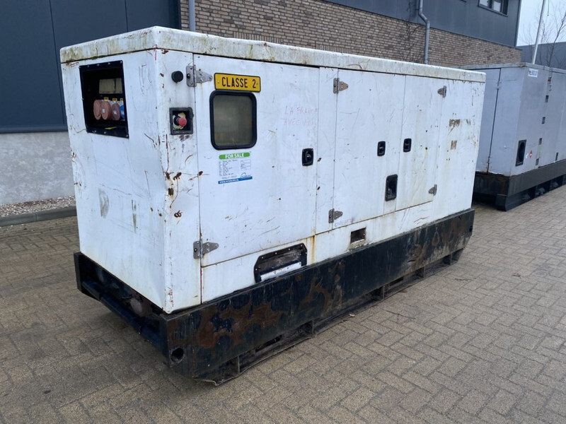 Himoinsa HFW 200 Iveco NEF 67 Stamford 200 kVA Silent generatorset - ערכת גנרטורים: תמונה 3 Himoinsa HFW 200 Iveco NEF 67 Stamford 200 kVA Silent generatorset - ערכת גנרטורים: תמונה 3