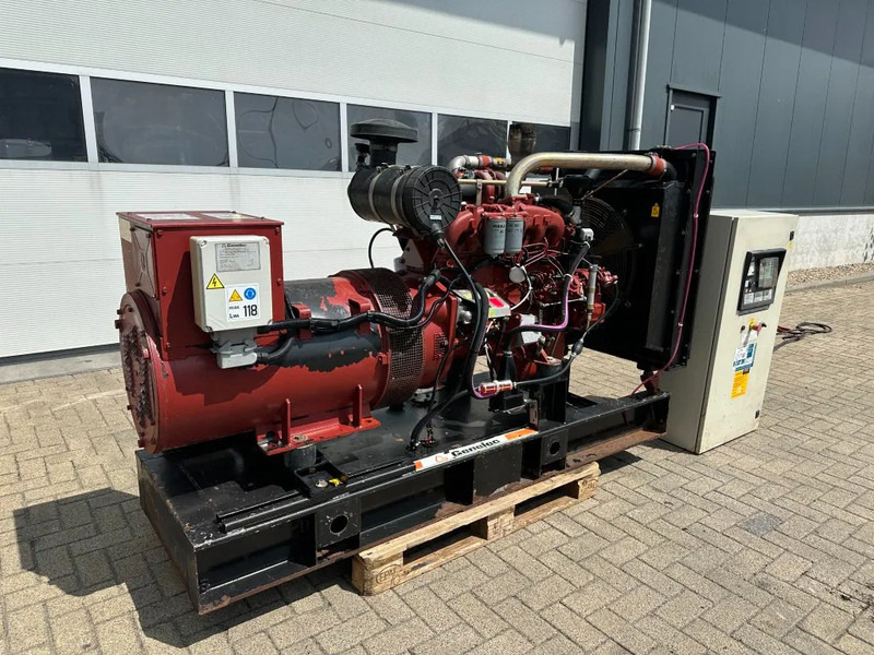 Iveco 8061 Marelli 150 kVA noodstroom generatorset ATS automatische netovername - ערכת גנרטורים: תמונה 2 Iveco 8061 Marelli 150 kVA noodstroom generatorset ATS automatische netovername - ערכת גנרטורים: תמונה 2