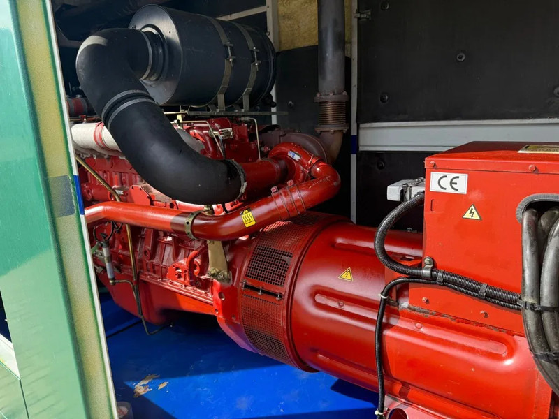 Iveco 8210 SRI 25.01 Mecc Alte Spa 280 kVA Silent generatorset - ערכת גנרטורים: תמונה 3 Iveco 8210 SRI 25.01 Mecc Alte Spa 280 kVA Silent generatorset - ערכת גנרטורים: תמונה 3