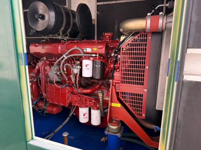 Iveco 8210 SRI 25.01 Mecc Alte Spa 280 kVA Silent generatorset - ערכת גנרטורים: תמונה 4 Iveco 8210 SRI 25.01 Mecc Alte Spa 280 kVA Silent generatorset - ערכת גנרטורים: תמונה 4