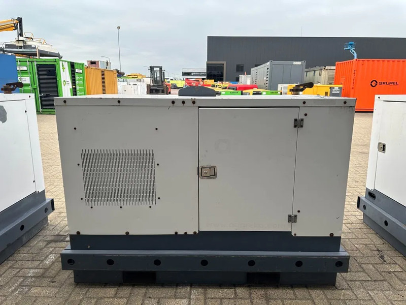 ערכת גנרטורים Iveco FPT F32 AM1A Leroy Somer 32 KVA Silent generatorset 660 hours !: תמונה 9