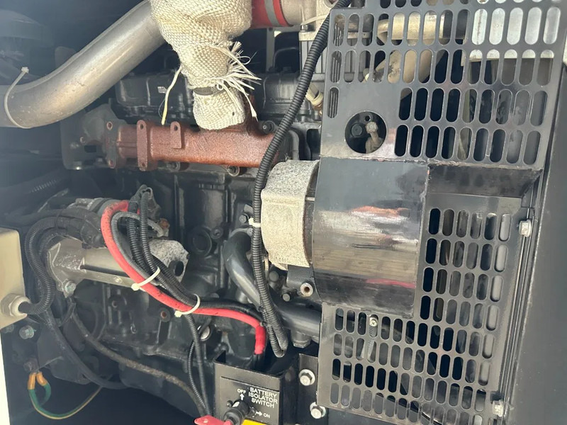 ערכת גנרטורים Iveco FPT F32 AM1A Leroy Somer 32 KVA Silent generatorset 660 hours !: תמונה 17