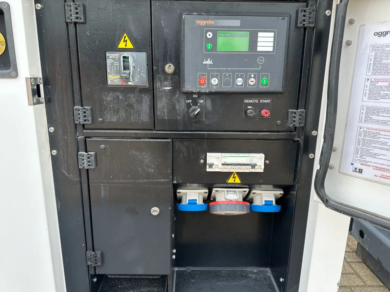 Iveco FPT F32 AM1A Leroy Somer 32 KVA Silent generatorset 660 hours ! - ערכת גנרטורים: תמונה 2 Iveco FPT F32 AM1A Leroy Somer 32 KVA Silent generatorset 660 hours ! - ערכת גנרטורים: תמונה 2