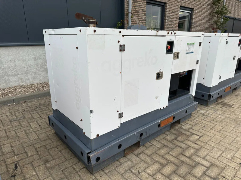 Iveco FPT F32 AM1A Leroy Somer 32 KVA Silent generatorset 660 hours ! - ערכת גנרטורים: תמונה 4 Iveco FPT F32 AM1A Leroy Somer 32 KVA Silent generatorset 660 hours ! - ערכת גנרטורים: תמונה 4