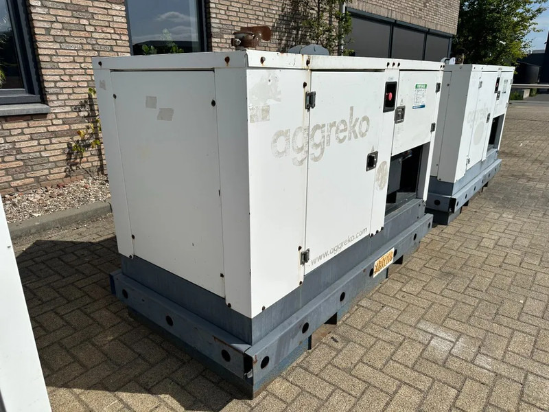 Iveco FPT F32 AM1A Leroy Somer 32 kVA Silent generatorset 129 hours ! - ערכת גנרטורים: תמונה 4 Iveco FPT F32 AM1A Leroy Somer 32 kVA Silent generatorset 129 hours ! - ערכת גנרטורים: תמונה 4