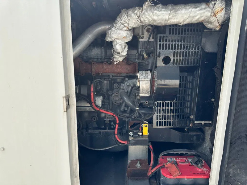 Iveco FPT F32 AM1A Leroy Somer 32 kVA Silent generatorset 216 hours ! - ערכת גנרטורים: תמונה 3 Iveco FPT F32 AM1A Leroy Somer 32 kVA Silent generatorset 216 hours ! - ערכת גנרטורים: תמונה 3