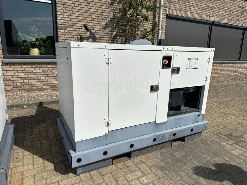 Iveco FPT F32 AM1A Leroy Somer 32 kVA Silent generatorset 239 hours ! - ערכת גנרטורים: תמונה 4 Iveco FPT F32 AM1A Leroy Somer 32 kVA Silent generatorset 239 hours ! - ערכת גנרטורים: תמונה 4