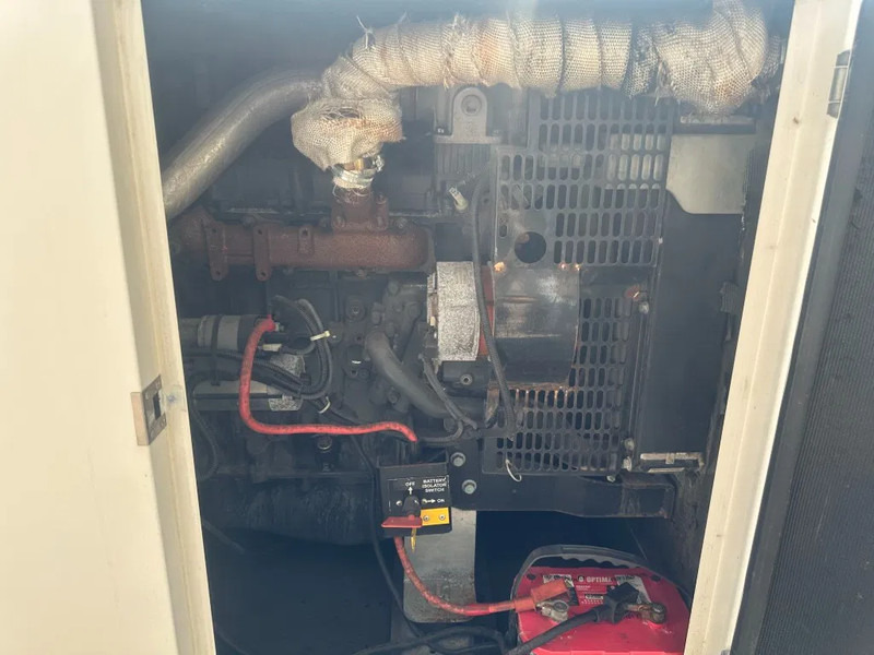 Iveco FPT F32 AM1A Leroy Somer 32 kVA Silent generatorset 251 hours ! - ערכת גנרטורים: תמונה 4 Iveco FPT F32 AM1A Leroy Somer 32 kVA Silent generatorset 251 hours ! - ערכת גנרטורים: תמונה 4