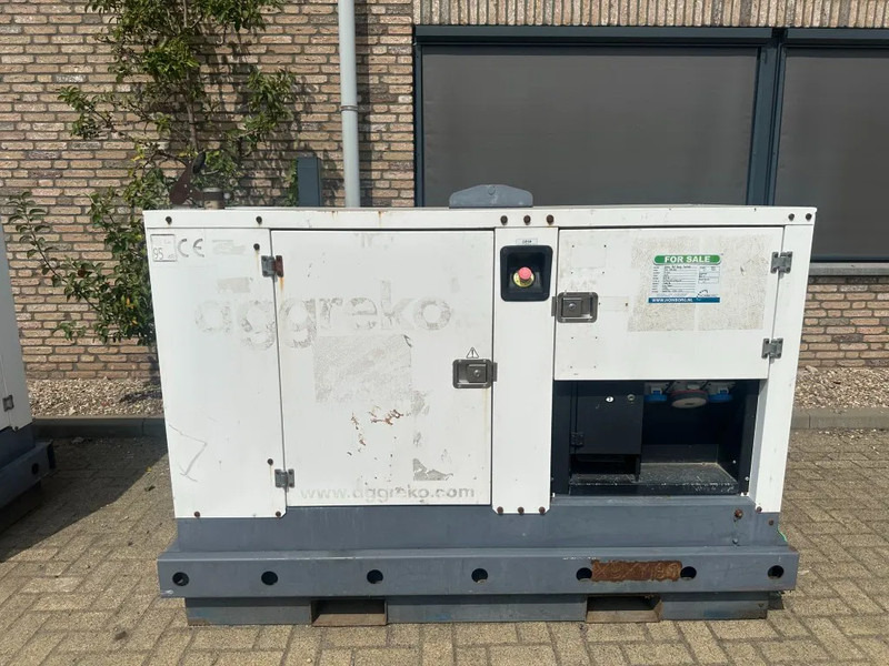 Iveco FPT F32 AM1A Leroy Somer 32 kVA Silent generatorset 251 hours ! - ערכת גנרטורים: תמונה 1 Iveco FPT F32 AM1A Leroy Somer 32 kVA Silent generatorset 251 hours ! - ערכת גנרטורים: תמונה 1