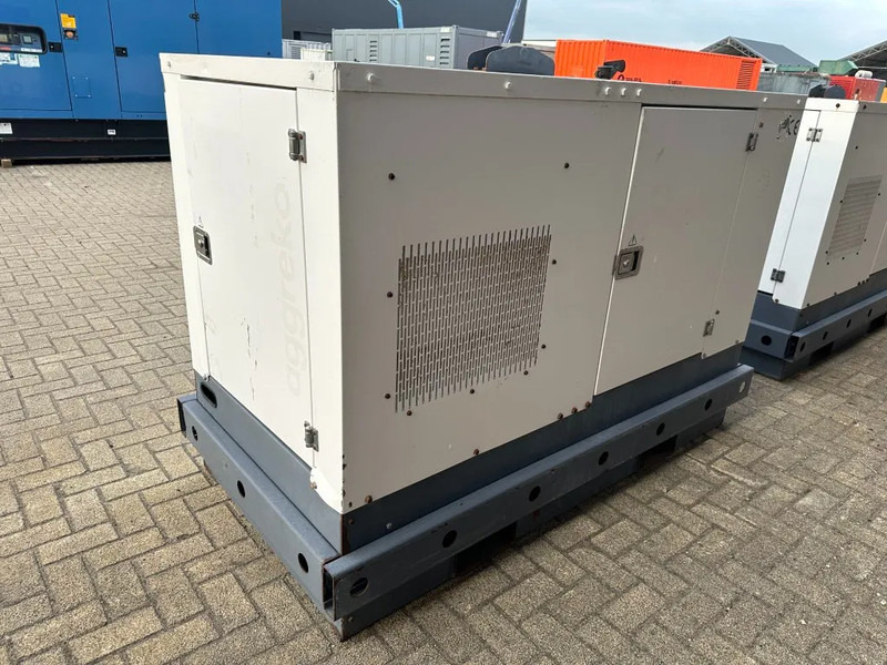 ערכת גנרטורים Iveco FPT F32 AM1A Leroy Somer 32 kVA Silent generatorset 667 hours !: תמונה 14