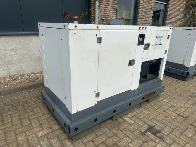 Iveco FPT F32 AM1A Leroy Somer 32 kVA Silent generatorset 92 hours ! - ערכת גנרטורים: תמונה 5 Iveco FPT F32 AM1A Leroy Somer 32 kVA Silent generatorset 92 hours ! - ערכת גנרטורים: תמונה 5