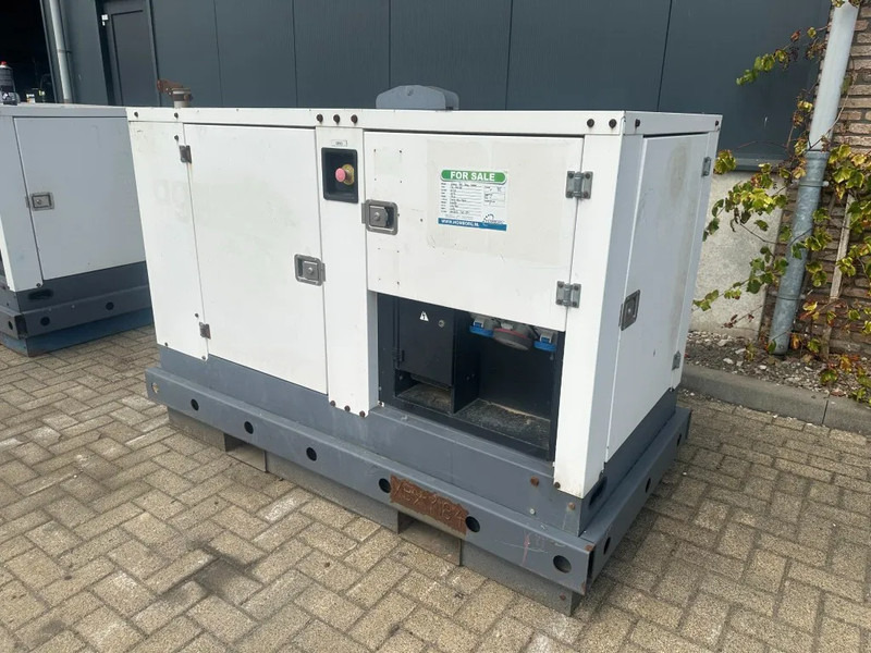 Iveco FPT F32 AM1A Leroy Somer 32 kVA Silent generatorset 92 hours ! - ערכת גנרטורים: תמונה 2 Iveco FPT F32 AM1A Leroy Somer 32 kVA Silent generatorset 92 hours ! - ערכת גנרטורים: תמונה 2