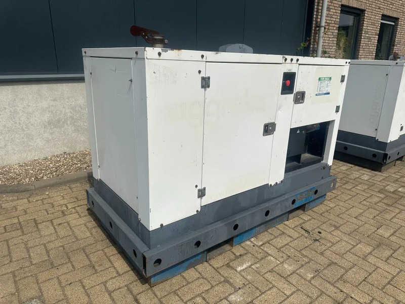 Iveco FPT F32 AM1A Leroy Somer 32 kVA Silent generatorset .... hours ! - ערכת גנרטורים: תמונה 1 Iveco FPT F32 AM1A Leroy Somer 32 kVA Silent generatorset .... hours ! - ערכת גנרטורים: תמונה 1