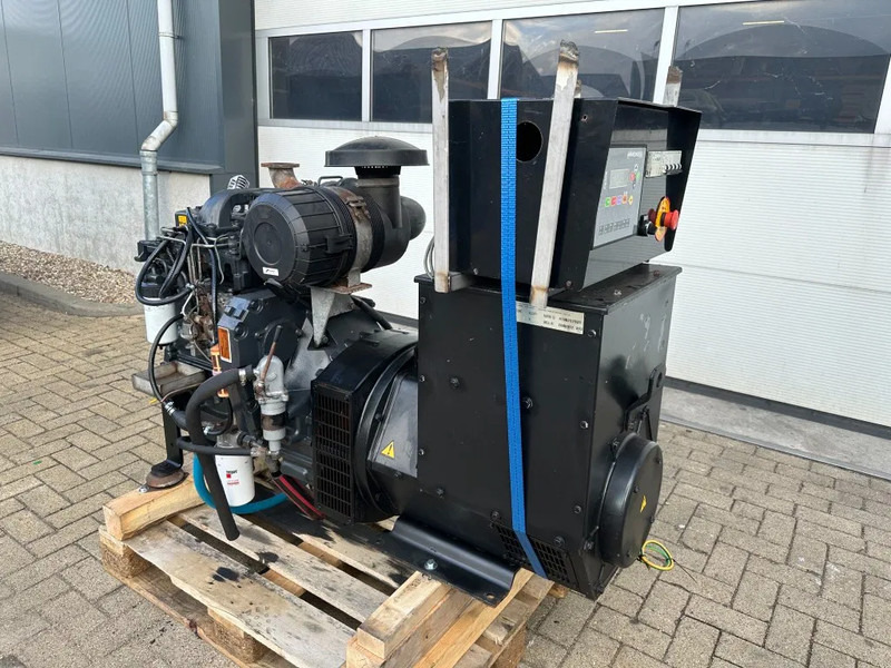 ערכת גנרטורים Iveco FPT NEF45 SM1A.A0 Stamford 60 kVA generatorset: תמונה 6 ערכת גנרטורים Iveco FPT NEF45 SM1A.A0 Stamford 60 kVA generatorset: תמונה 6