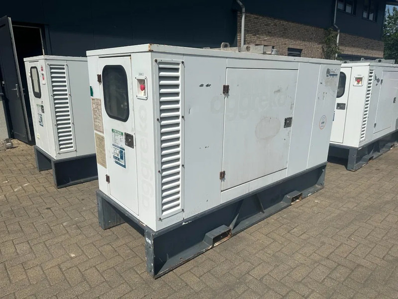 Iveco FPT NEF45 SM1A.A004 Stamford 60 kVA Silent Rental generatorset - ערכת גנרטורים: תמונה 5 Iveco FPT NEF45 SM1A.A004 Stamford 60 kVA Silent Rental generatorset - ערכת גנרטורים: תמונה 5