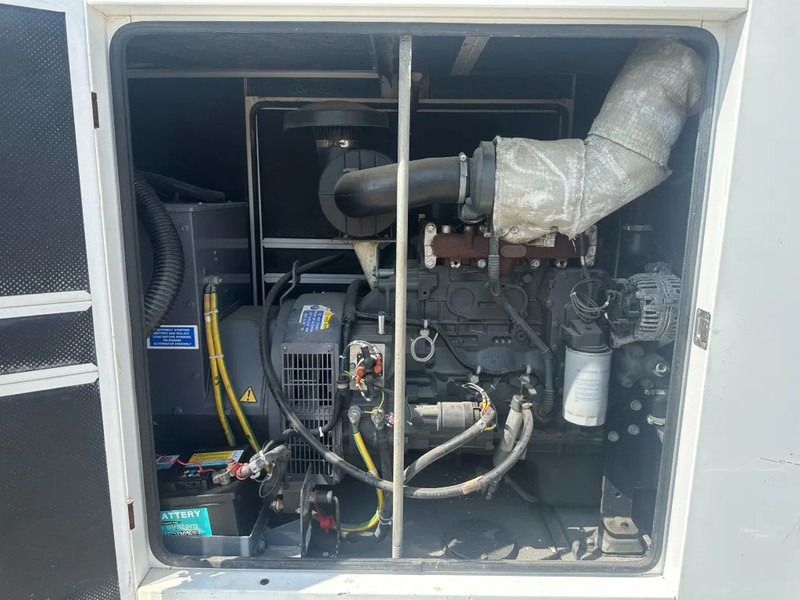 Iveco FPT NEF45 SM1A.A004 Stamford 60 kVA Silent Rental generatorset - ערכת גנרטורים: תמונה 3 Iveco FPT NEF45 SM1A.A004 Stamford 60 kVA Silent Rental generatorset - ערכת גנרטורים: תמונה 3