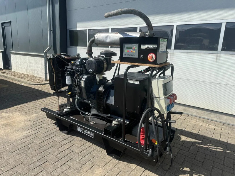 Iveco FPT NEF45 SM1A.A007 Himoinsa Stamford 66 kVA generatorset - ערכת גנרטורים: תמונה 2 Iveco FPT NEF45 SM1A.A007 Himoinsa Stamford 66 kVA generatorset - ערכת גנרטורים: תמונה 2