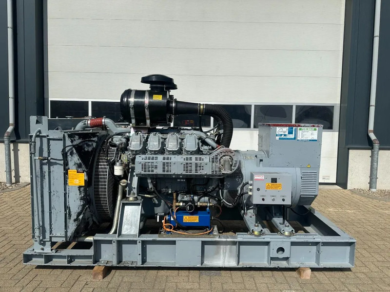 Iveco GE 8281 SRI27 00A71 Mecc Alte Spa 450 kVA generatorset ex Emergency 160 hours - ערכת גנרטורים: תמונה 1 Iveco GE 8281 SRI27 00A71 Mecc Alte Spa 450 kVA generatorset ex Emergency 160 hours - ערכת גנרטורים: תמונה 1
