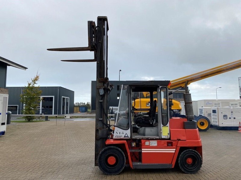 Kalmar DCD 55-6 6 ton Perkins Diesel Sideshift Positioner Freelift Heftruck - מלגזת סולר: תמונה 3 Kalmar DCD 55-6 6 ton Perkins Diesel Sideshift Positioner Freelift Heftruck - מלגזת סולר: תמונה 3