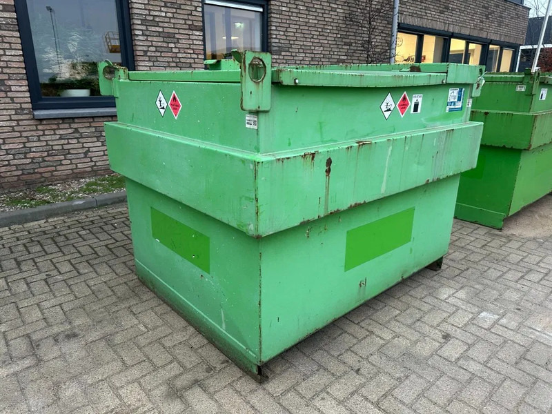 Kiwa IBC Steenbergen 2000 liter Dieseltank met handpomp Milieutank - מכל אחסון: תמונה 2 Kiwa IBC Steenbergen 2000 liter Dieseltank met handpomp Milieutank - מכל אחסון: תמונה 2