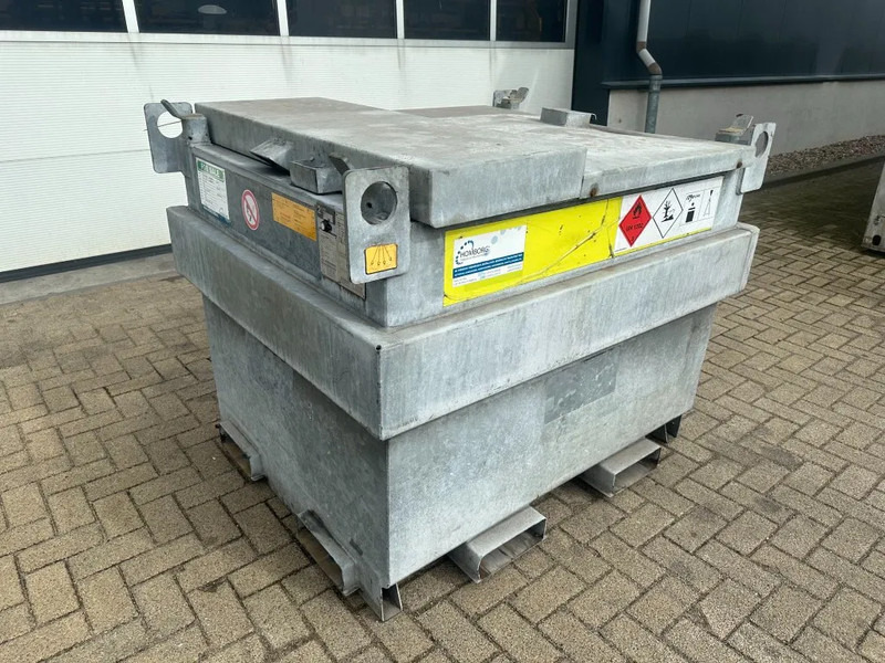 Kiwa IBC Steenbergen 750 liter Dieseltank met Handpomp Milieutank Gegalvaniseerd - מכל אחסון: תמונה 2 Kiwa IBC Steenbergen 750 liter Dieseltank met Handpomp Milieutank Gegalvaniseerd - מכל אחסון: תמונה 2