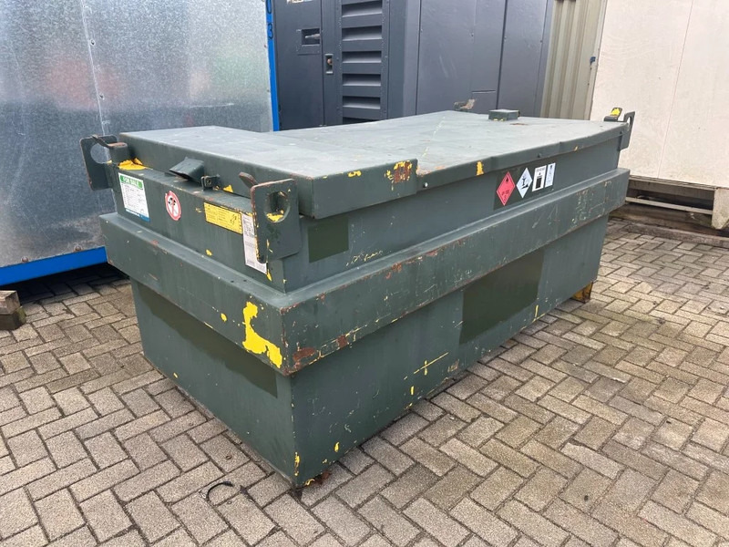 Kiwa IBC Steenbergen KIWA IBC 1500 liter dieseltank met handpomp - מכל אחסון: תמונה 4 Kiwa IBC Steenbergen KIWA IBC 1500 liter dieseltank met handpomp - מכל אחסון: תמונה 4