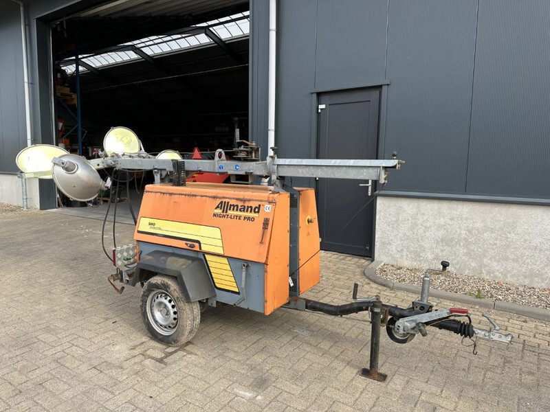 מגדל תאורה Kubota D905 Allmand Mobiele Lichtmast Aggregaat Light Tower 8.1 meter: תמונה 5 מגדל תאורה Kubota D905 Allmand Mobiele Lichtmast Aggregaat Light Tower 8.1 meter: תמונה 5