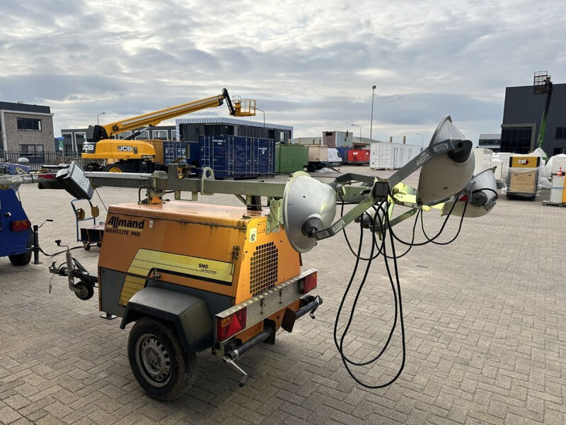 מגדל תאורה Kubota D905 Allmand Mobiele Lichtmast Aggregaat Light Tower 8.1 meter: תמונה 12 מגדל תאורה Kubota D905 Allmand Mobiele Lichtmast Aggregaat Light Tower 8.1 meter: תמונה 12
