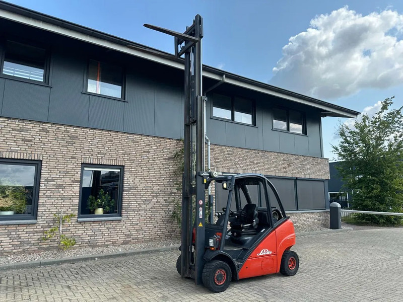 Linde H25T 2.5 ton Triplex Freelift Sideshift LPG Heftruck - מלגזת LPG: תמונה 2 Linde H25T 2.5 ton Triplex Freelift Sideshift LPG Heftruck - מלגזת LPG: תמונה 2