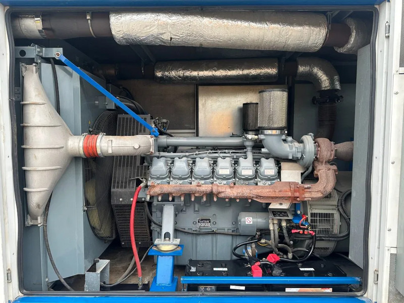 MAN MAN D2842 LE 213 met Leroy Somer 800 kVA Silent generatorset as New ! 410 hours ! - ערכת גנרטורים: תמונה 2 MAN MAN D2842 LE 213 met Leroy Somer 800 kVA Silent generatorset as New ! 410 hours ! - ערכת גנרטורים: תמונה 2