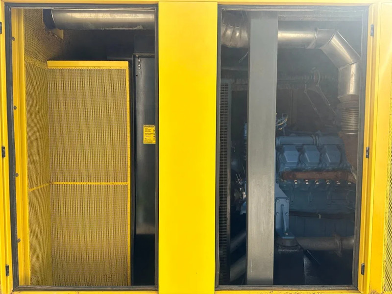 MTU 16V 2000 Leroy Somer 1125 kVA Silent generatorset - ערכת גנרטורים: תמונה 4 MTU 16V 2000 Leroy Somer 1125 kVA Silent generatorset - ערכת גנרטורים: תמונה 4