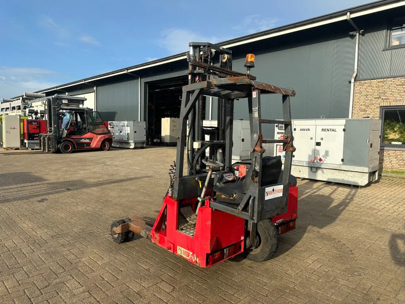 Moffett M4 20.1 Kubota Diesel Kooiaap 2 ton Duplex Sideshift Meeneemheftruck - מלגזה מותקנת על משאית: תמונה 2 Moffett M4 20.1 Kubota Diesel Kooiaap 2 ton Duplex Sideshift Meeneemheftruck - מלגזה מותקנת על משאית: תמונה 2