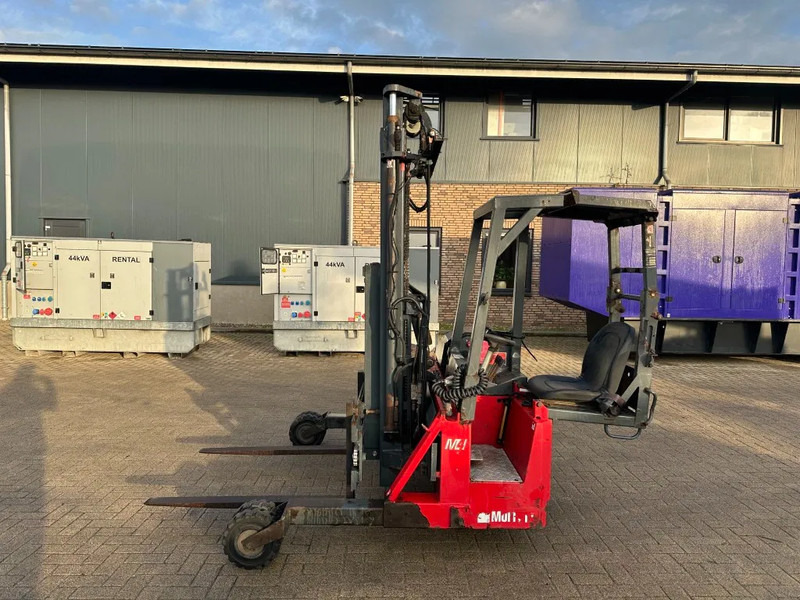 Moffett M4 20.1 Kubota Diesel Kooiaap 2 ton Sideshift Positioner Meeneemheftruck - מלגזה מותקנת על משאית: תמונה 1 Moffett M4 20.1 Kubota Diesel Kooiaap 2 ton Sideshift Positioner Meeneemheftruck - מלגזה מותקנת על משאית: תמונה 1